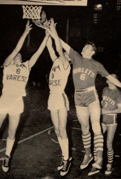 Romano Forastieri con la maglia n.6 a rimbalzo